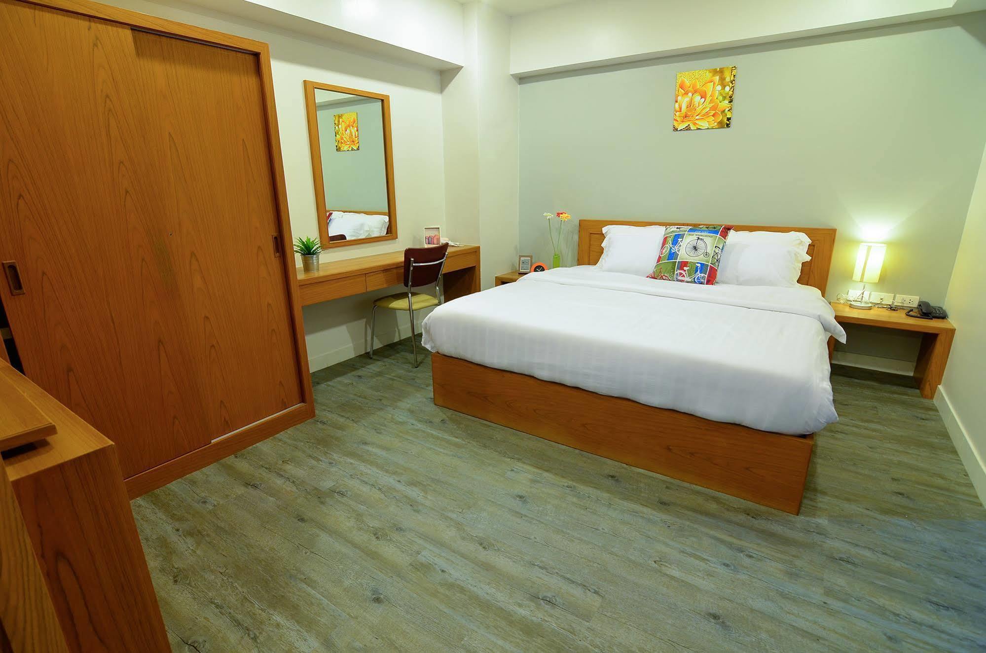 Aparthotel Bj Boutique Rayong Esterno foto