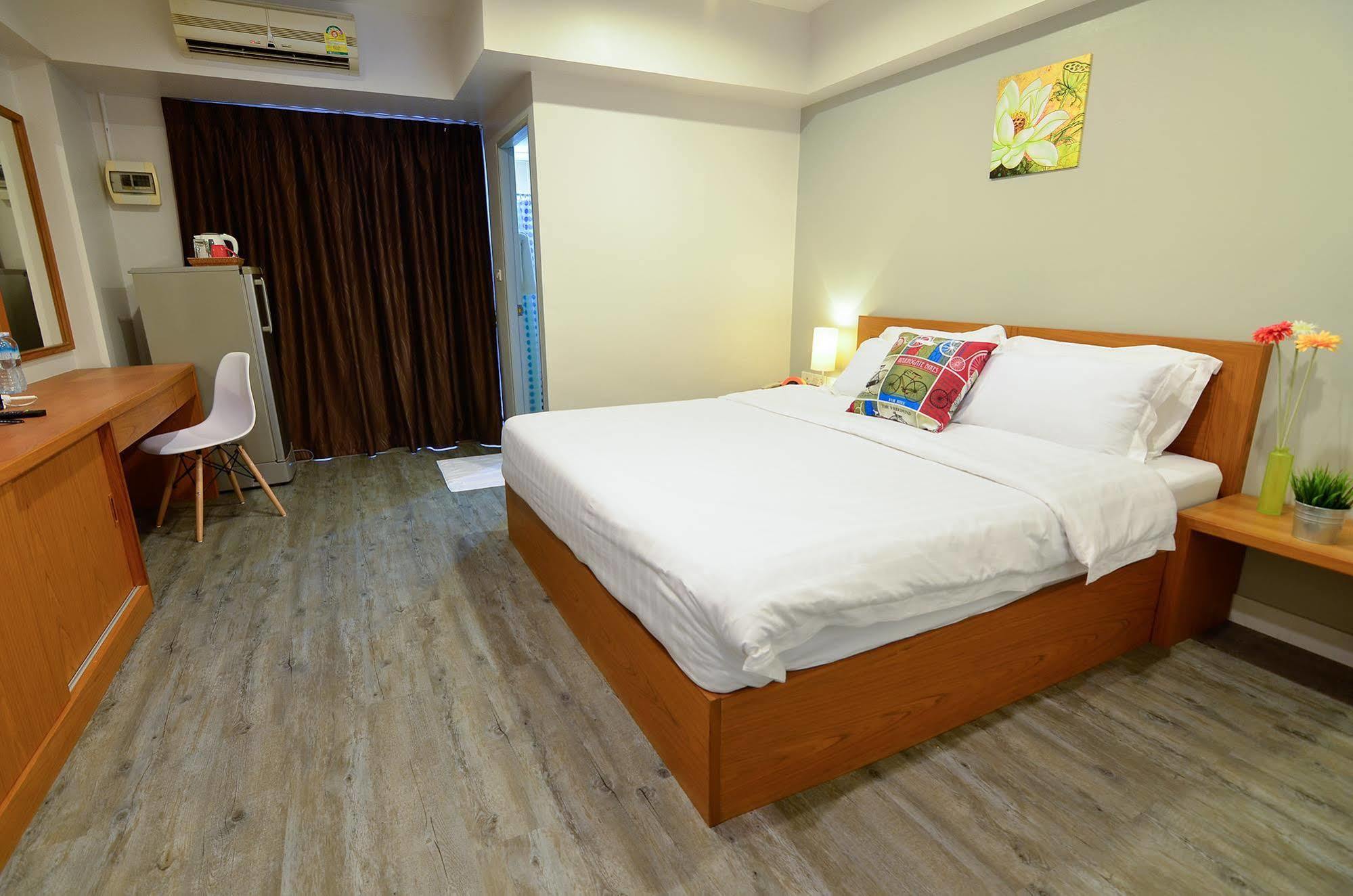 Aparthotel Bj Boutique Rayong Esterno foto